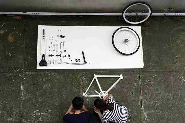 Directorios de Talleres de bicicletas assemble the bicycle 1727903 640 1